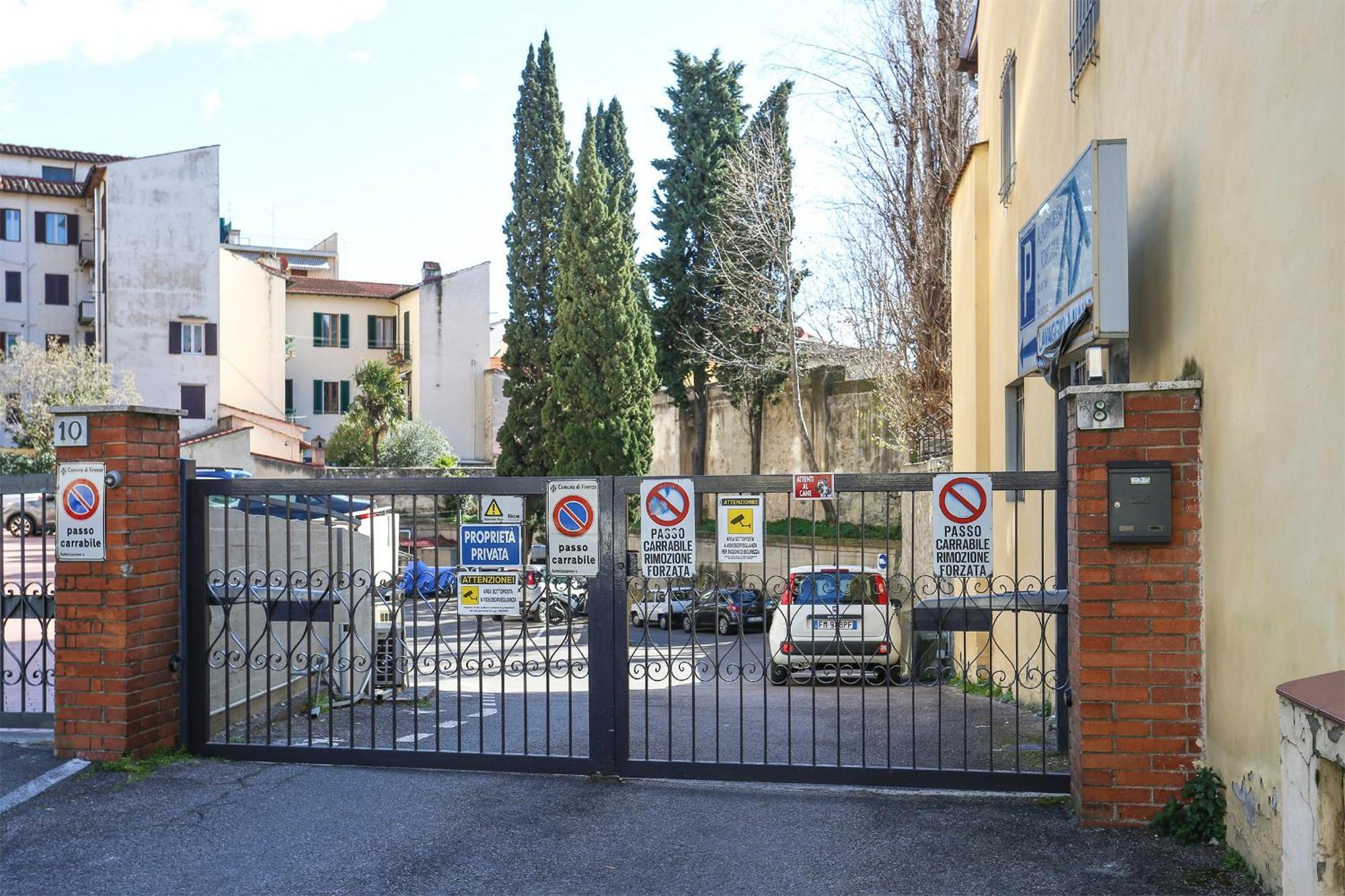 דירות La Tua Casa A Firenze Con Parcheggio Privato Per 2 Auto מראה חיצוני תמונה